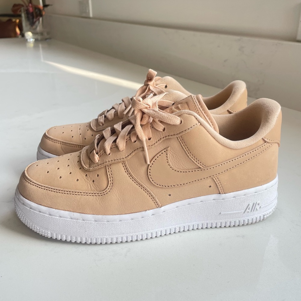 LIKE NEW Nike Air Force 1 Premium Womens 7.5 Tan Nude sneaker shoes airforce 1’s